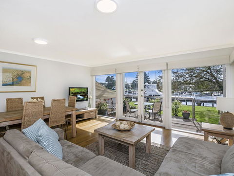 JOHANSSON'S PERCH No. 3 - Australia Accommodation 0