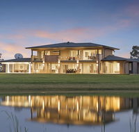 Jolong Park Club House - Australia Accommodation