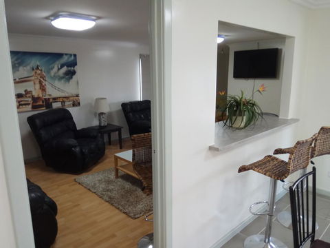 Joy On Joyce - Australia Accommodation 2