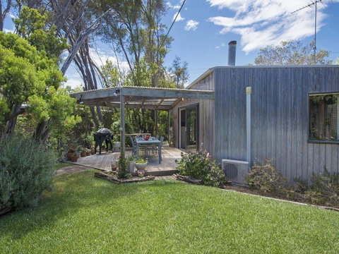 Just Beachy Beach House - Pet Friendly! - Australia Accommodation 0