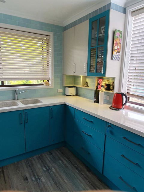 JUST-4-YOU! Amazing Sea Views, WIFI, Fullly Air-conditioned, King Bed - Australia Accommodation 2