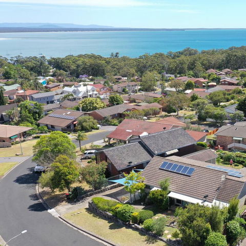 JUST-4-YOU! Amazing Sea Views, WIFI, Fullly Air-conditioned, King Bed - Australia Accommodation 3