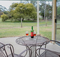 Karinya Cottage - Pet friendly country retreat - Australia Accommodation