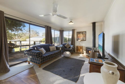 Katisha Cottage - Pet Friendly And Close To Town - Australia Accommodation 0
