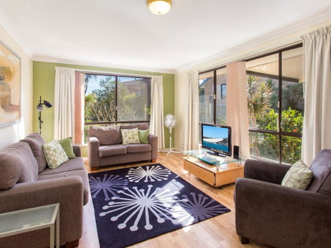 Kick Back On Karlowan - Australia Accommodation 2