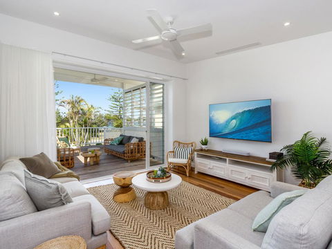 KINGY BEACH HOUSE @ 162 - Australia Accommodation 0