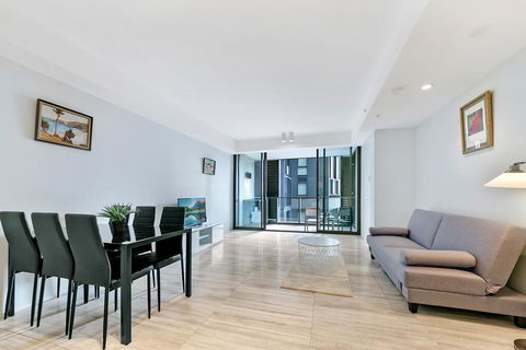 KOZYGURU HAYMARKET SYDNEY CITY VIEW 2 BED STUNNING APT NHA178-1206 - Australia Accommodation 3