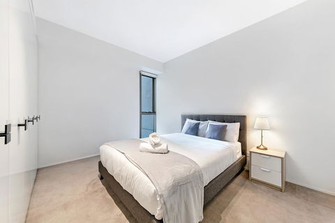 KOZYGURU HAYMARKET SYDNEY CITY VIEW 2 BED STUNNING APT NHA178-1206 - Australia Accommodation 2
