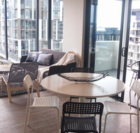 KOZYGURU SOUTH BRISBANE CITY VIEW 2 BED APT FREE PARKING QSB027-708 - Australia Accommodation