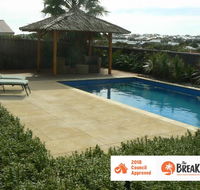 La Mer - Home with a Pool - Australia Accommodation