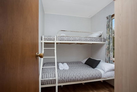 Lake Hamilton Motor Village And Caravan Park - Australia Accommodation 2