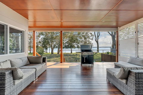 LAKEFRONT And SUNSET HAVEN - Australia Accommodation 3