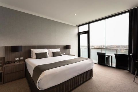 Lakes Hotel - Australia Accommodation 2
