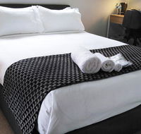 Lakeside Retreat  Business - Australia Accommodation