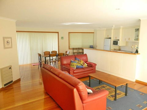 LAKESIDE2 - Australia Accommodation 2