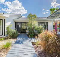 Lamour Holiday Beach House - Australia Accommodation