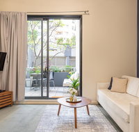 Large Apartment 2 Parking Spots and Pool - Australia Accommodation