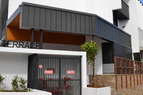 Large Space 2 BED APT Near Brisbane Airport - Australia Accommodation 1