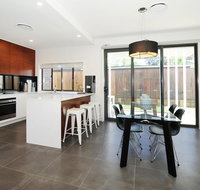 Lewis Street Apartments by Kirsten Serviced Accommodation - Australia Accommodation