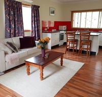 Lucky Mountain Cottage - Australia Accommodation