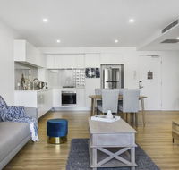 Luxe Beach Holiday Unit With Parking Pool and Gym - Australia Accommodation