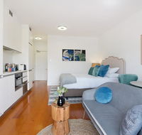 Luxurious light-filled studio in winning location - Australia Accommodation