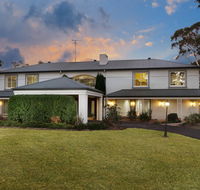 Luxury Bungalow - Australia Accommodation