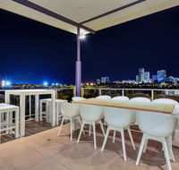 Luxury Darwin City Lights Jacuzzi Central Location Large House New Furnishings - Australia Accommodation