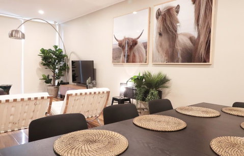 LUXURY Davcorp Executive Rentals - Free Wifi Wine Netflix And Parking In Brompton - Australia Accommodation 3