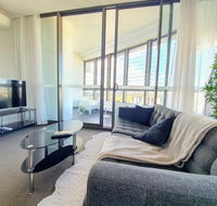 Luxury Level 2-bed 2-bath City View Apt in Olympic Park - Australia Accommodation