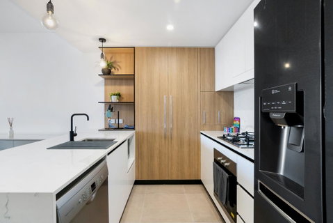 Luxury Living With Panoramic Views - Australia Accommodation 1