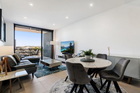 Luxury Living With Panoramic Views - Australia Accommodation 0
