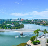 Luxury River City Views with Pool Gym Cafe WiFi Hospital - Australia Accommodation