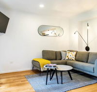 Luxury Spacious 2 Bedroom Fitzroy Apartment - Australia Accommodation