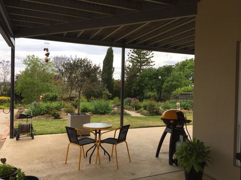 Lyreen's Apartment - Australia Accommodation 3