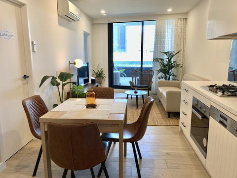 M-City 2 BR And 2 BA Apartment With Parking - Australia Accommodation 0