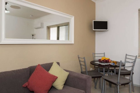 M104 Central Location In Free Transit Zone - Australia Accommodation 0