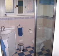 MacDonnell House Naracoorte - Australia Accommodation