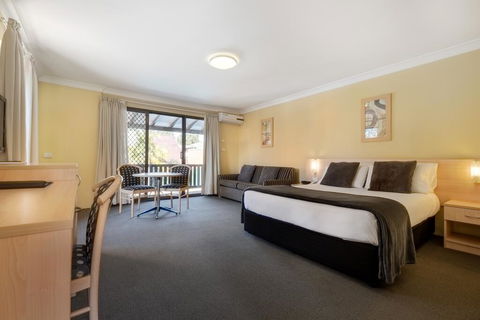 Maclin Lodge Motel - Australia Accommodation 2