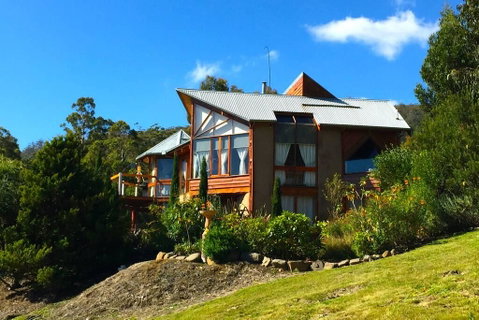 MAGICAL MOUNTAIN RETREAT - 20 Mins To CBD And Only 10 To MONA! - Australia Accommodation 3