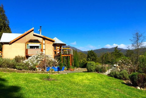 MAGICAL MOUNTAIN RETREAT - 20 Mins To CBD And Only 10 To MONA! - Australia Accommodation 2