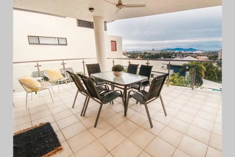Magnificent Location With Amazing Views - Australia Accommodation 0