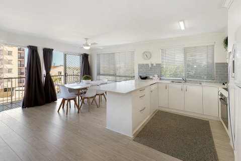 MAINSAIL8- MOOLOOLABA BEACH - Australia Accommodation 2