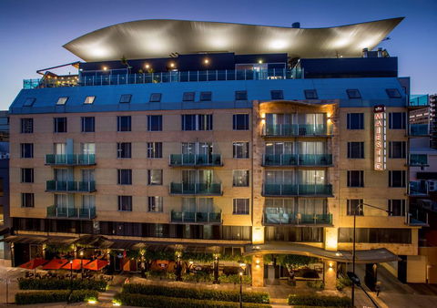 Majestic Roof Garden Hotel - Australia Accommodation 2