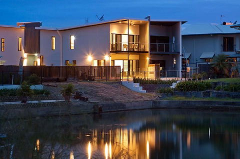 Marina Views Townhouse - Australia Accommodation 2