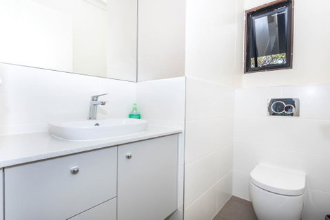 McLeod - Australia Accommodation 2