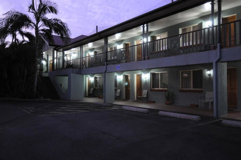 McNevins Logan Park Motel - Australia Accommodation 1