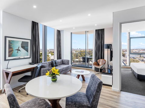 Meriton Suites Mascot Central - Australia Accommodation 0