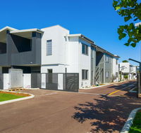 MERRIFIELD Foothill Suites - RELAXING LIFETYLE CHOICE - Australia Accommodation