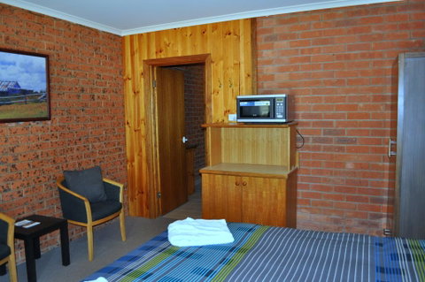 Merrijig Motor Inn - Australia Accommodation 2
